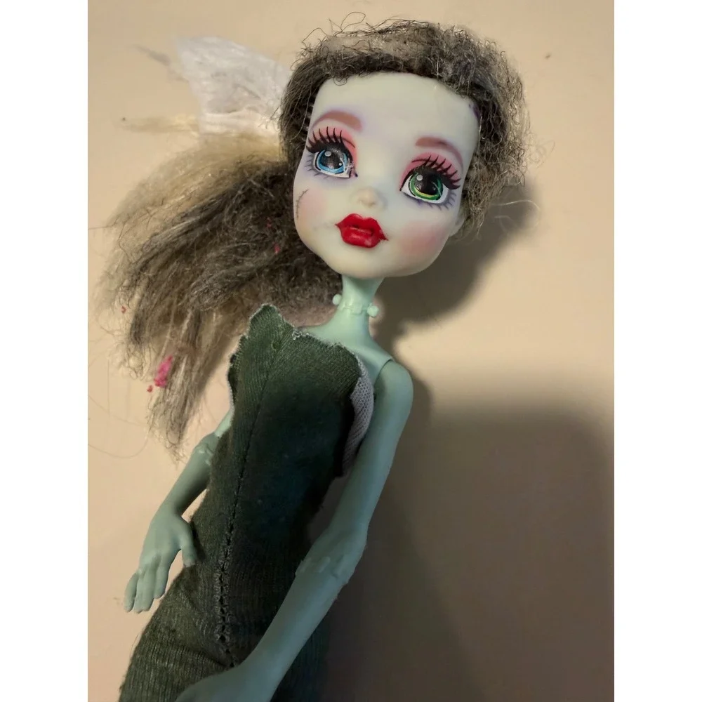 Monster High Frankie Stein Doll Mint Green Stitched Custom Base 10.5 Inch